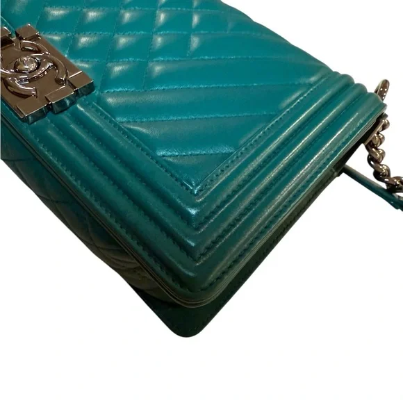 RARE Chanel Boy Bag: Medium Size, Dark Teal Leather *AUTHENTICATED* - Picture 6 of 16